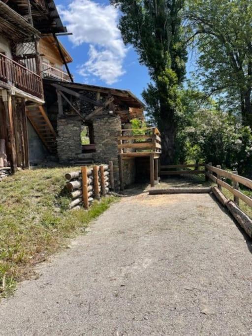 Chalet Avec Vue Sur Le Fort De Chateau Queyras Bagian luar foto